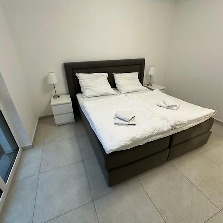 Schoene Neubauwohnung Mit Stil บีเลอเฟล์ด ภายนอก รูปภาพ