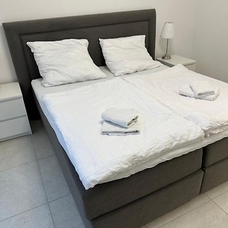 Schoene Neubauwohnung Mit Stil บีเลอเฟล์ด ภายนอก รูปภาพ