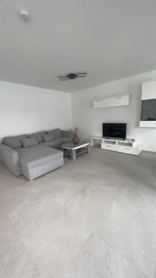 Schoene Neubauwohnung Mit Stil บีเลอเฟล์ด ภายนอก รูปภาพ