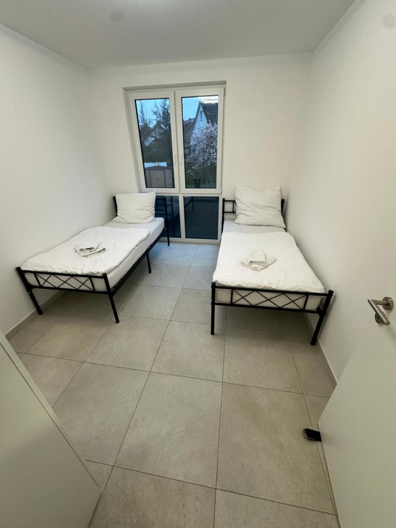 Schoene Neubauwohnung Mit Stil บีเลอเฟล์ด ภายนอก รูปภาพ