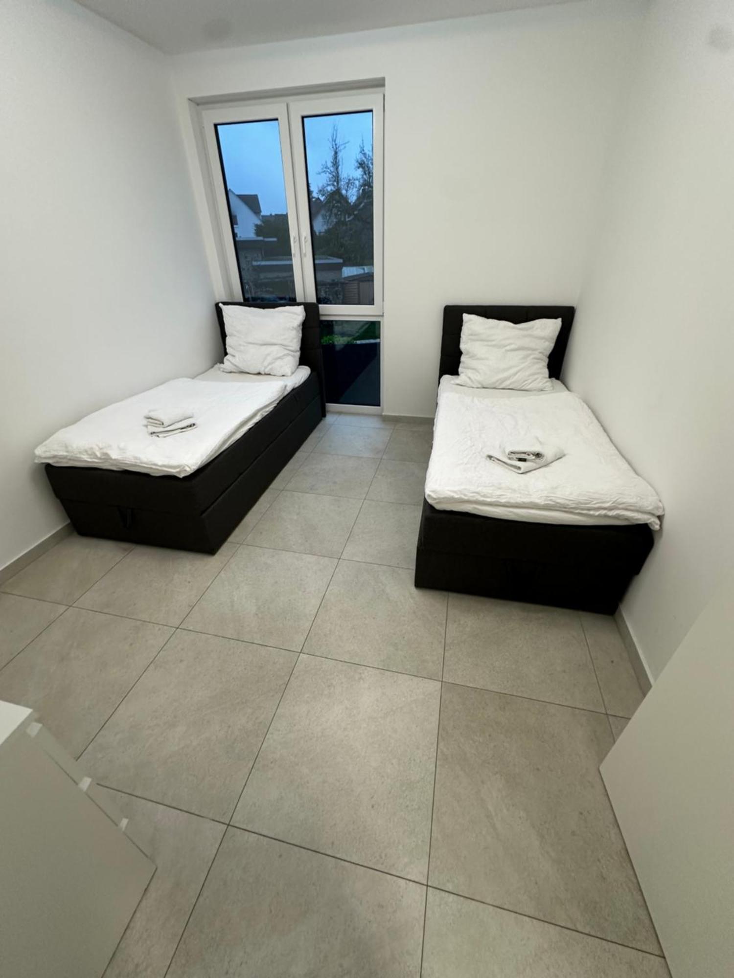 Schoene Neubauwohnung Mit Stil บีเลอเฟล์ด ภายนอก รูปภาพ